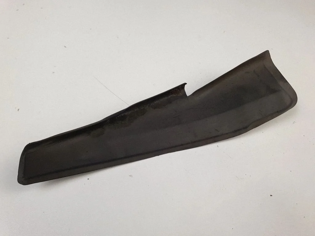 Listwa szyby przedniej 96748540XT