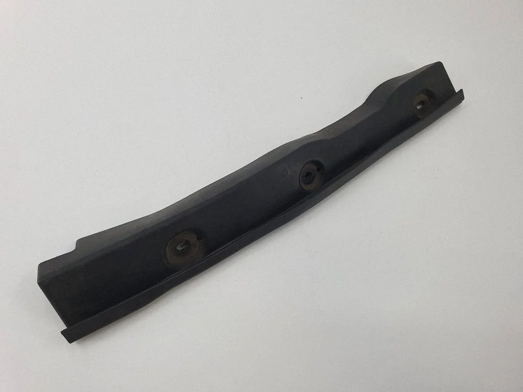 Fender end trim B45A56915