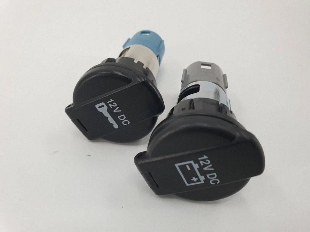 12 V Socket (front)