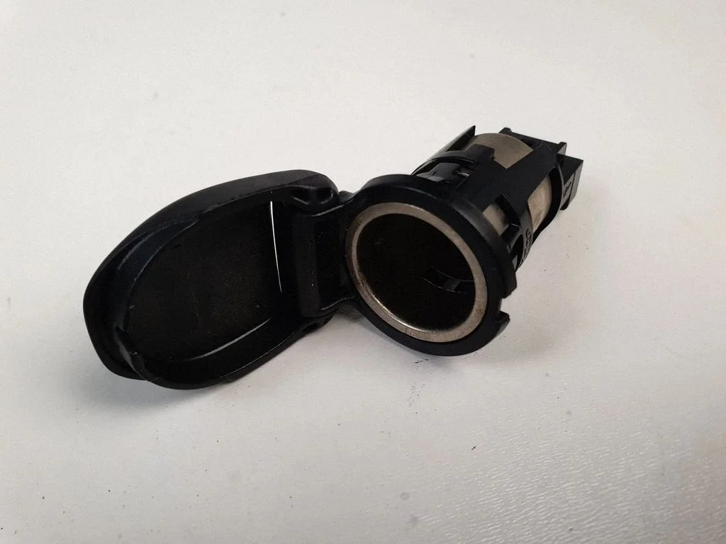 12 V Socket (front)