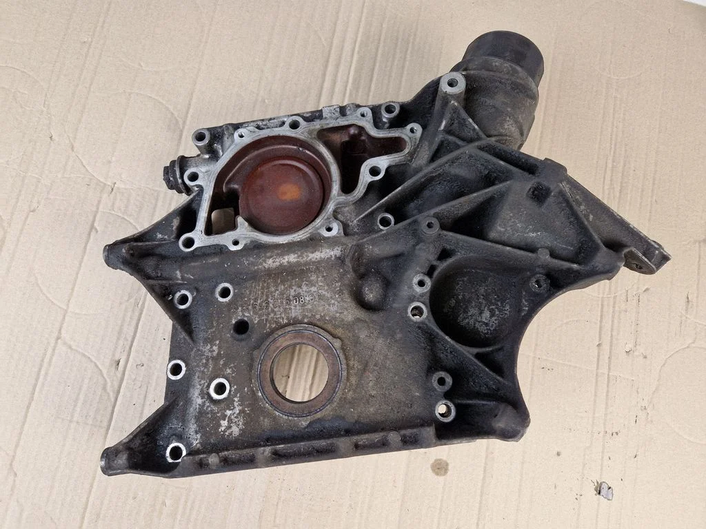 Timing chain cover – Mercedes-Benz Vito Viano W639 (2003-2014)