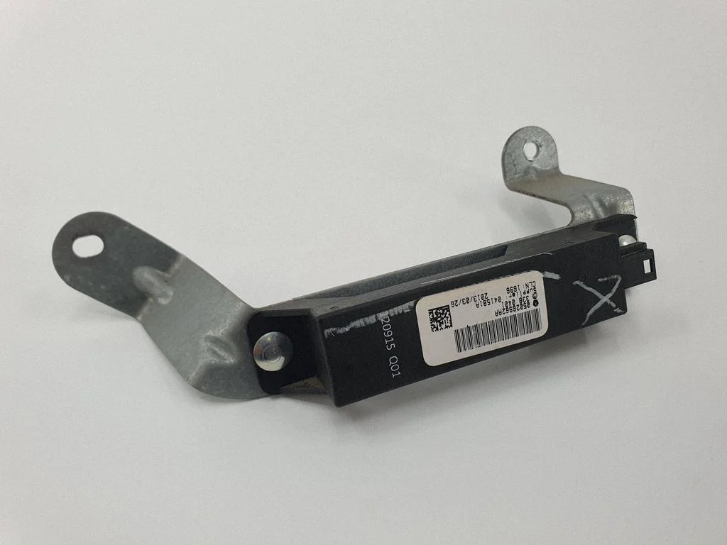 Keyless (KESSY) go control unit/module 05026962AA