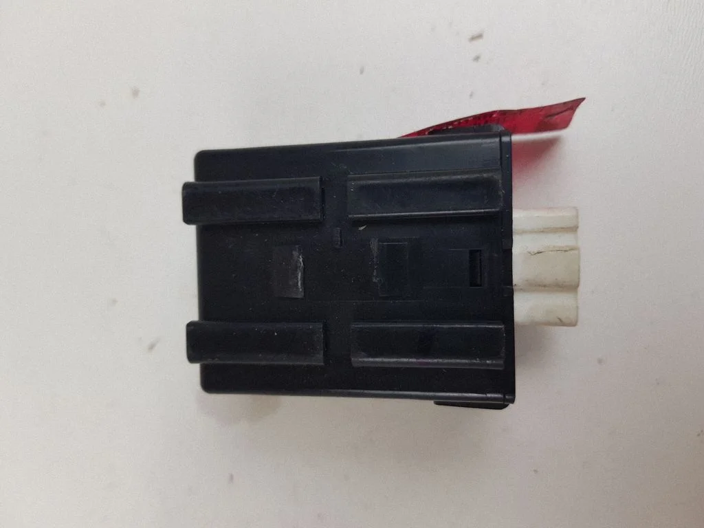 Võtmeta süsteemi KESSY (keyless) juhtplokk/moodul – Mazda 6 (2008-2013)