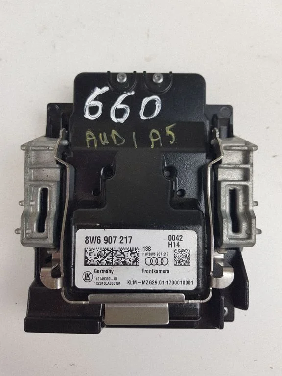 Windshield/windscreen camera 8W6907217