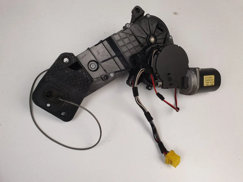 Sliding door motor – Mercedes-Benz Vito Viano W639 (2003-2014)