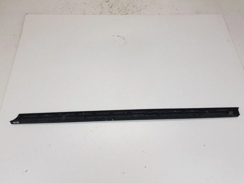 Tagaukse aknakardin – Audi A8 S8 D3 4E (2002-2009)