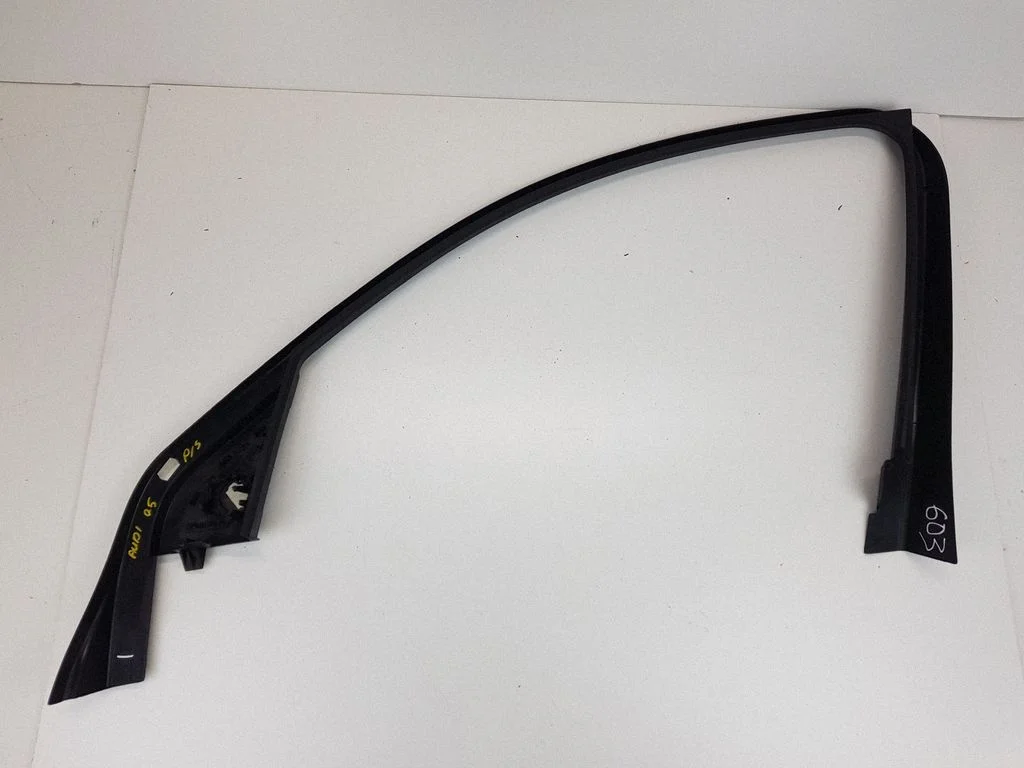 Front door glass trim molding 8R0867609 – Audi Q5 SQ5 8R (2008-2017)