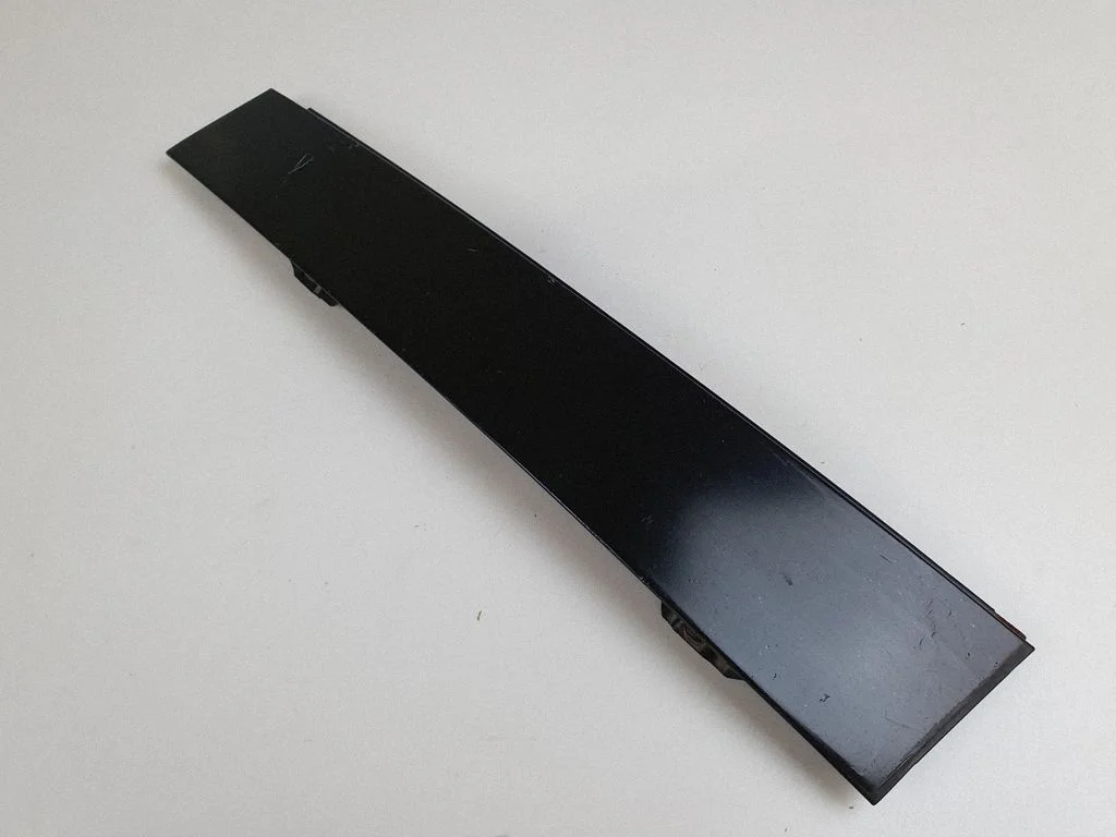 Rear door glass trim molding 5M083990203C