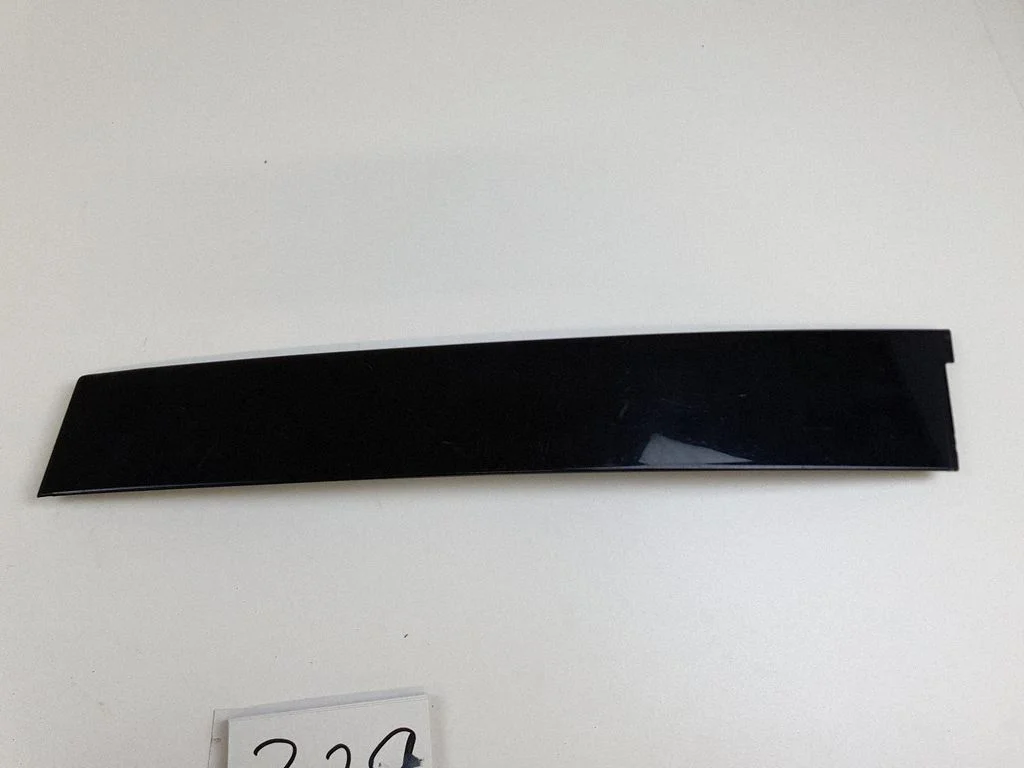 Tagaukse klaasi liist 822830021R