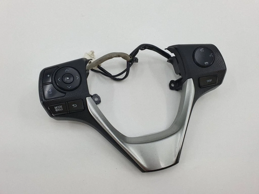 Steering wheel buttons/switches
