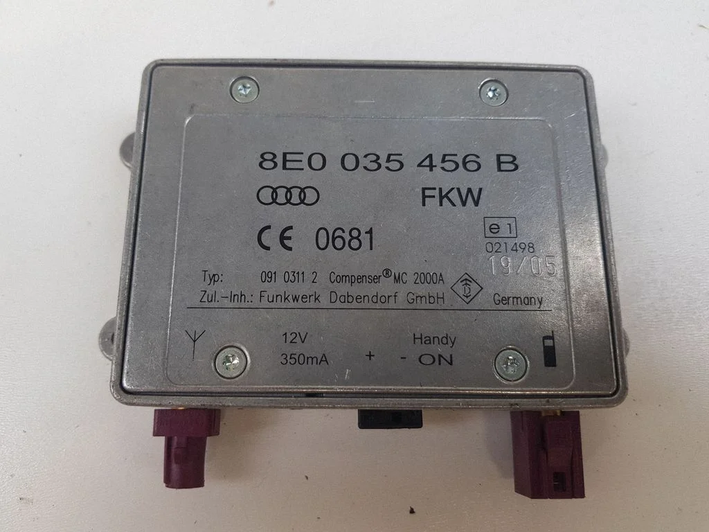 Antenas vadības bloks 8E0035456