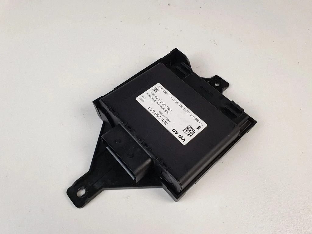 Voltage converter/converter module – Audi Q5 SQ5 8R (2008-2017)