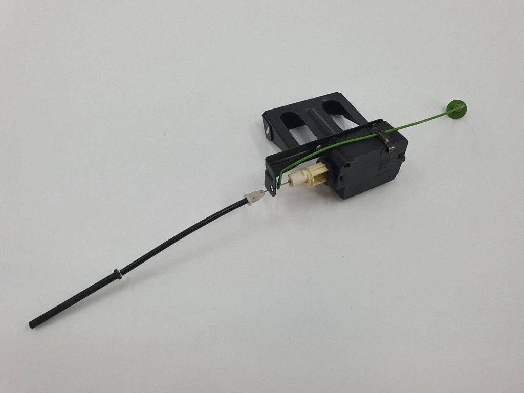 Kütusepaagi korgi luku mootor – Land Rover Range Rover L322 (2002-2012)