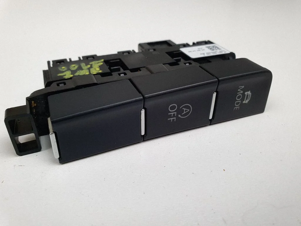 A set of switches – Volkswagen e-Golf (2014-)