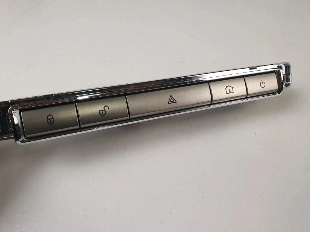 A set of switches – Jaguar XF X250 (2007-2015)