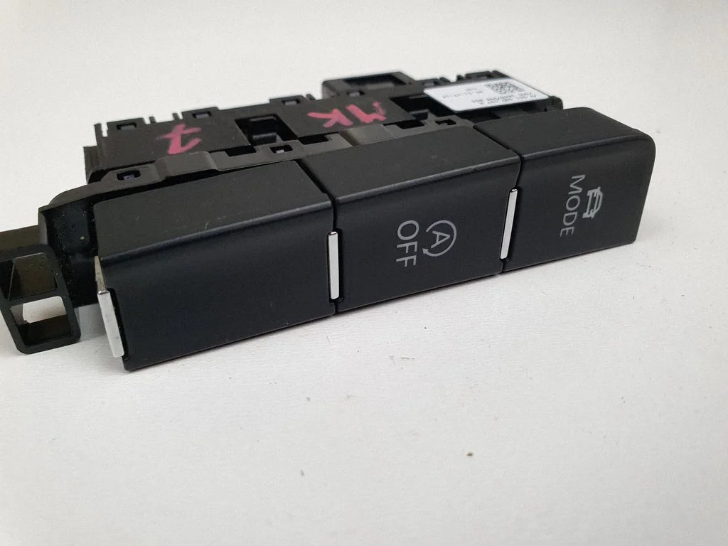 A set of switches – Volkswagen e-Golf (2014-)