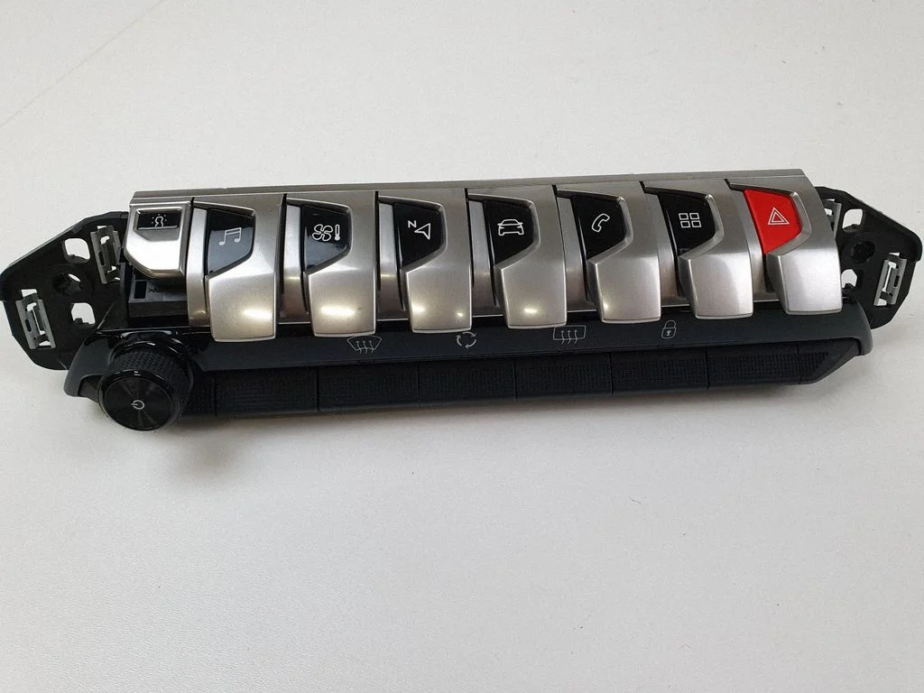 A set of switches – Peugeot 3008 II (2016-2023)