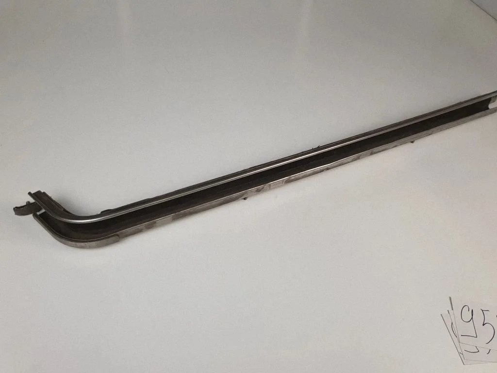 Door glass rail – Mercedes-Benz Vito Viano W639 (2003-2014)