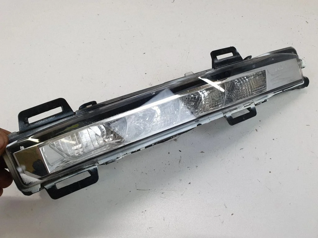 LED Daytime headlight AM2113B218