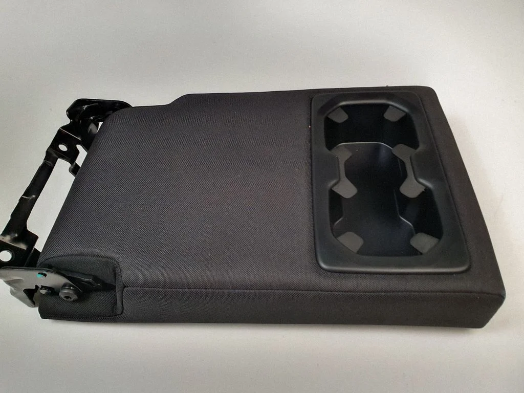 Tagaistme käetugi – Polestar 2 (2020-)