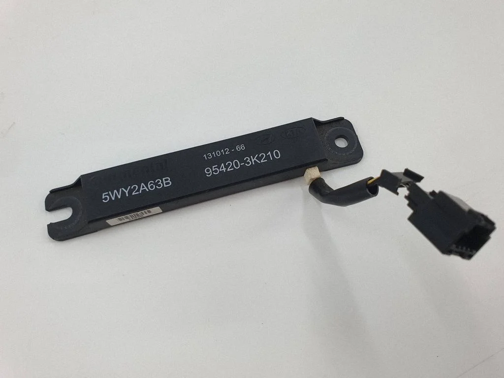 Keyless system antenna – KIA Sorento (2010-2014)