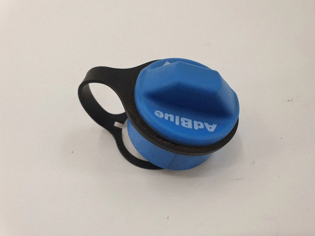 Adblue tank cap A0004704305