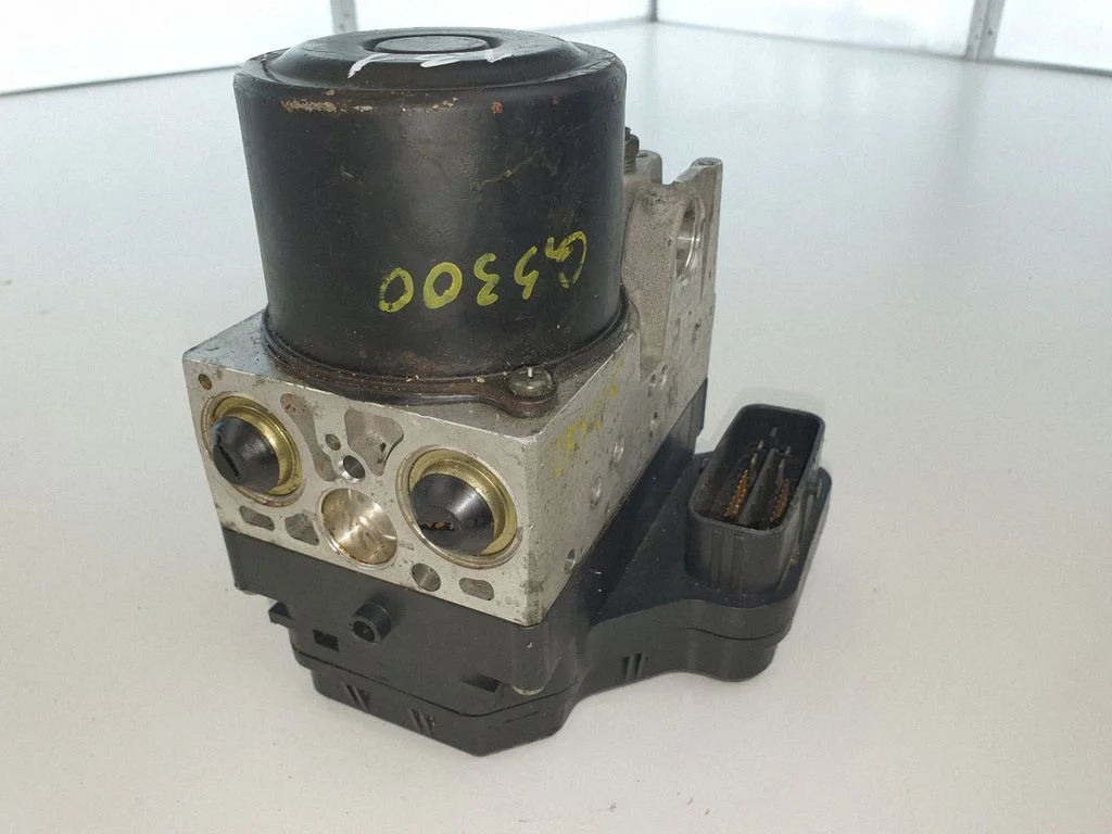 ABS block 4454030100 – Lexus GS 300 350 430 450H (2005-2012)