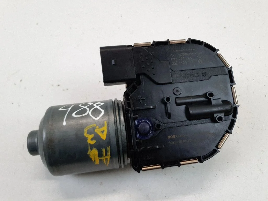 Kojameeste mootor 8V2955119C
