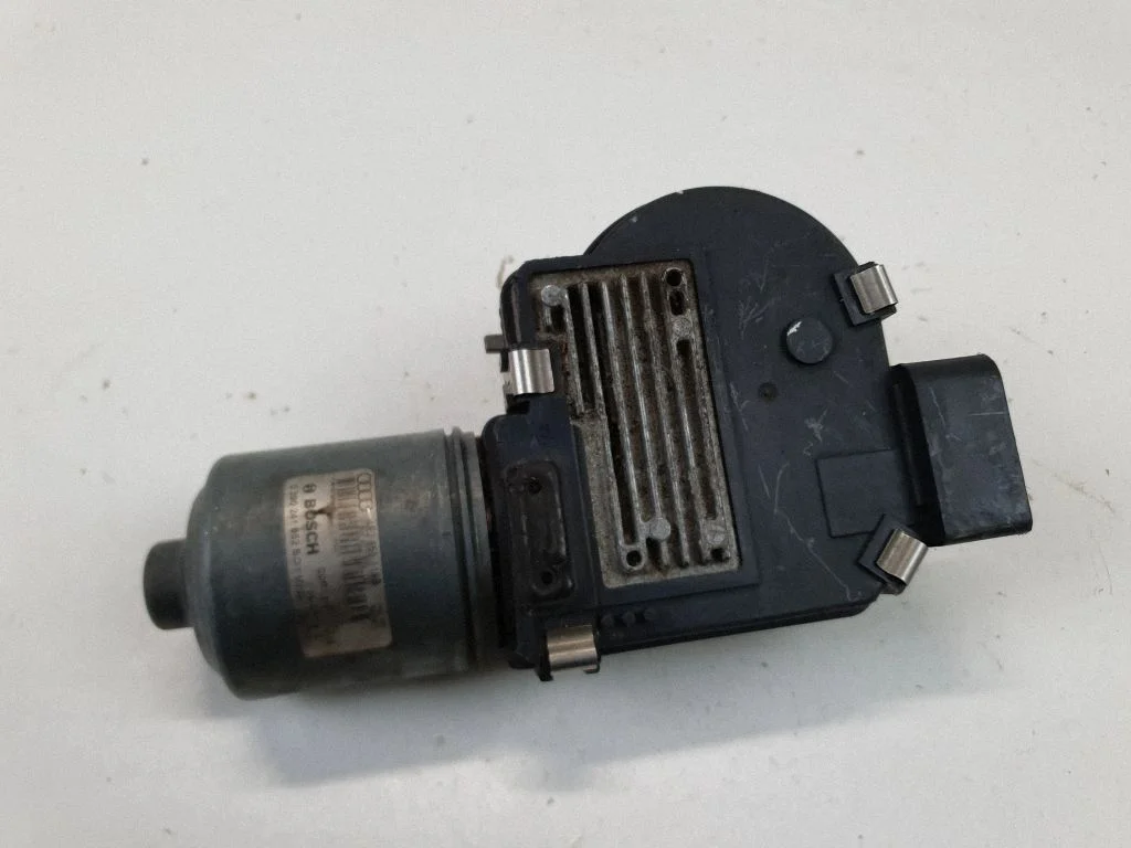 Kojameeste mootor 4E2955199B
