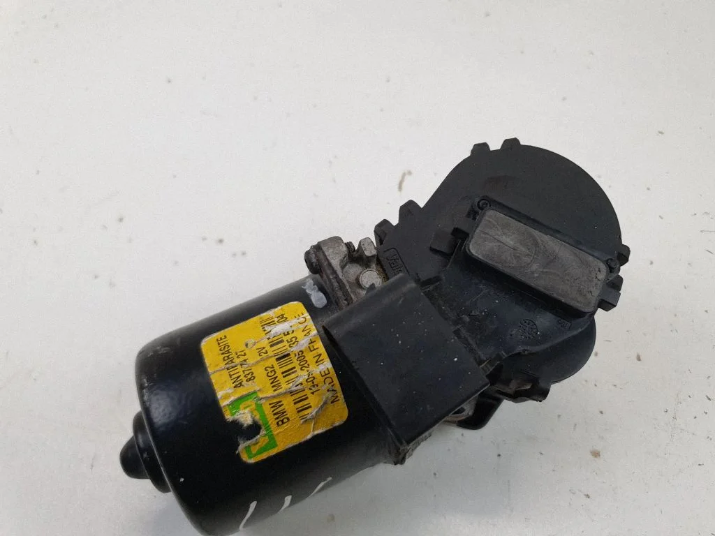Wiper motor 8377427