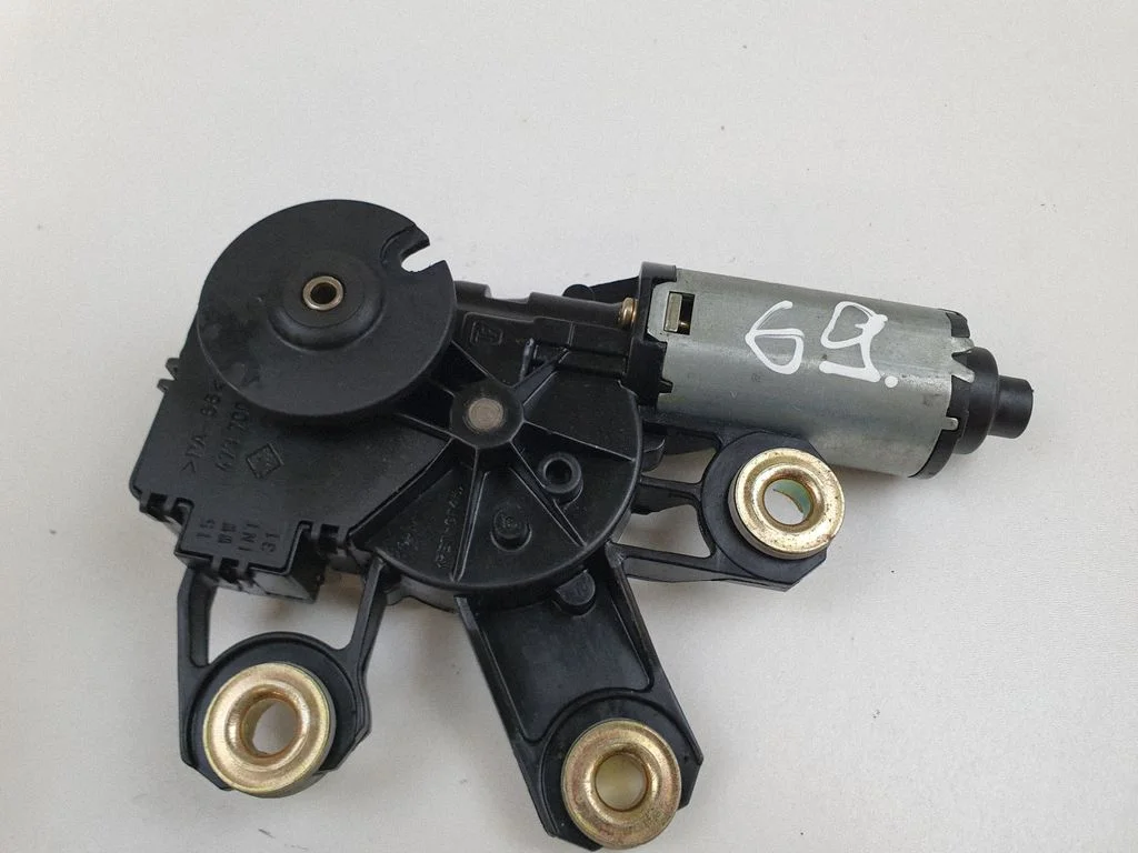Rear window wiper motor – Volkswagen Touareg I (2002-2010)