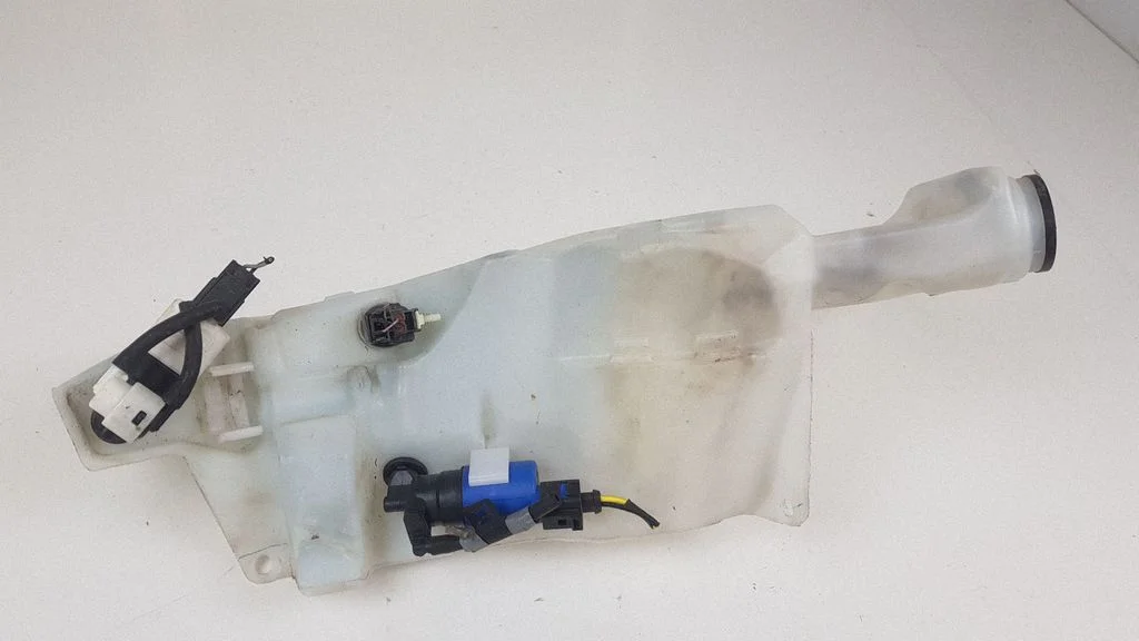 Windshield washer fluid reservoir/tank HK8317B613B