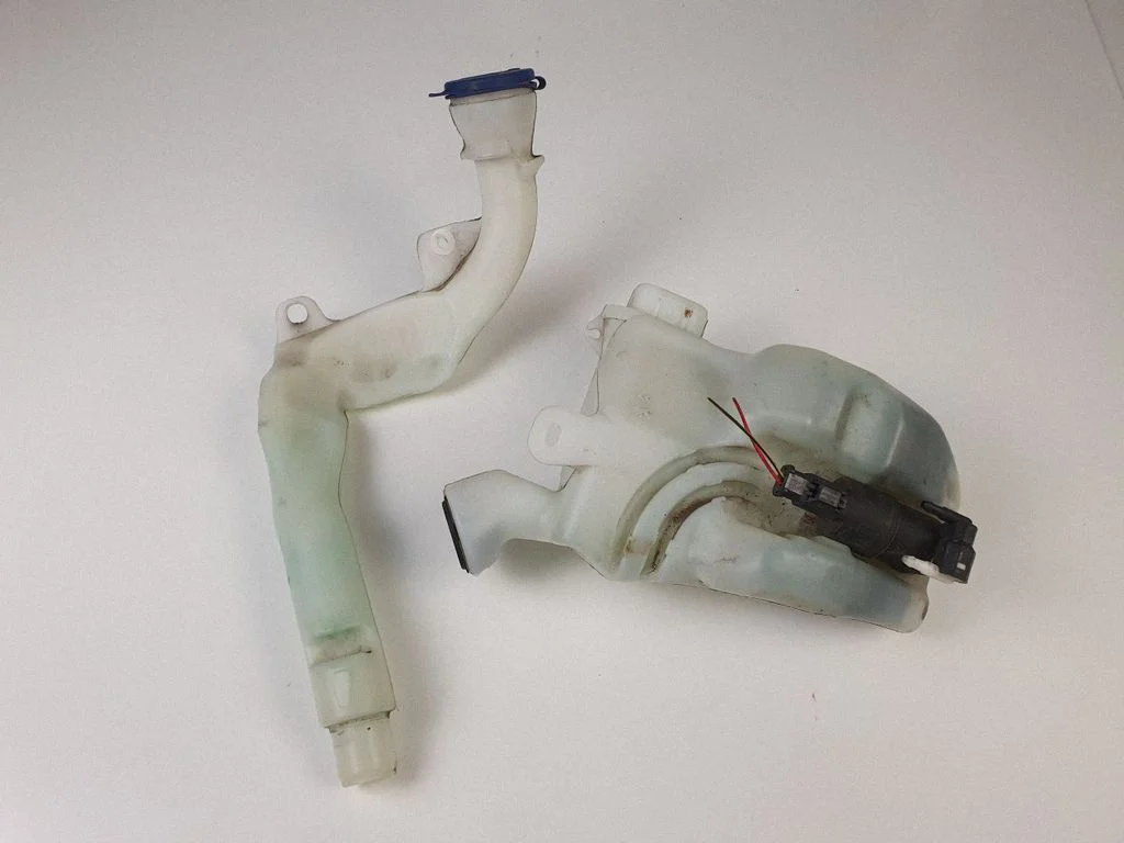 Windshield washer fluid reservoir/tank 9683988680