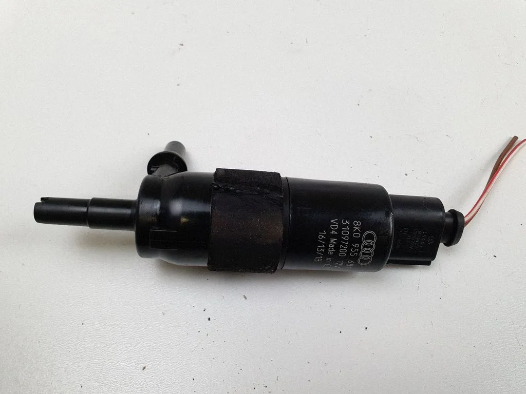 Klaasipesuvedeliku pump (klaaside) 8K0955681