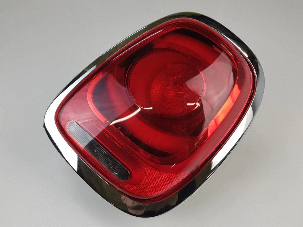 Lampa tylna w błotniku 7297512