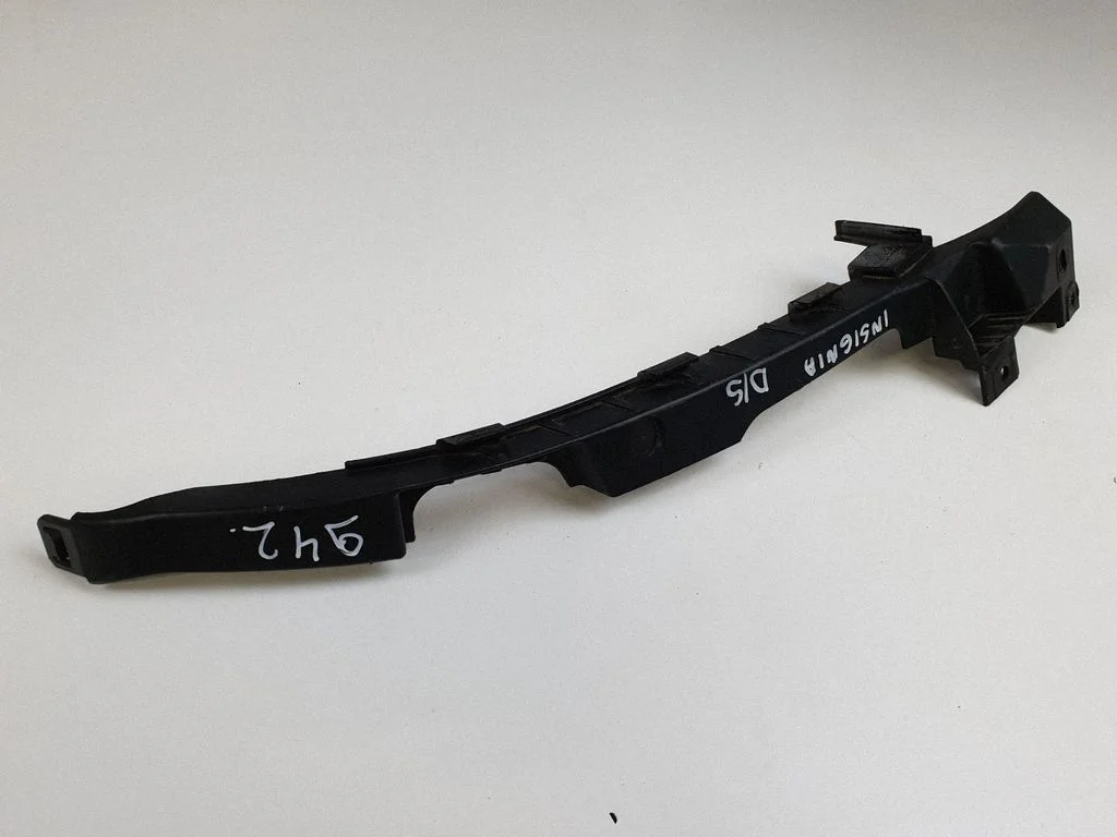 Headlight/headlamp mounting bracket 13250571