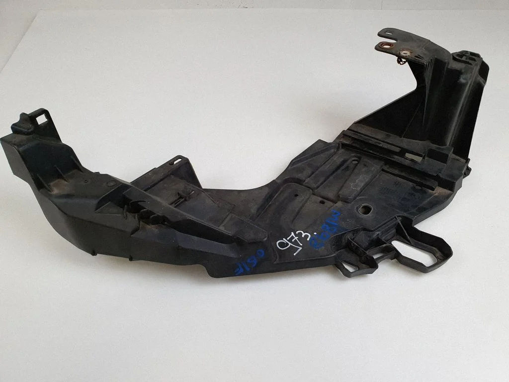 Headlight/headlamp mounting bracket 622225493R