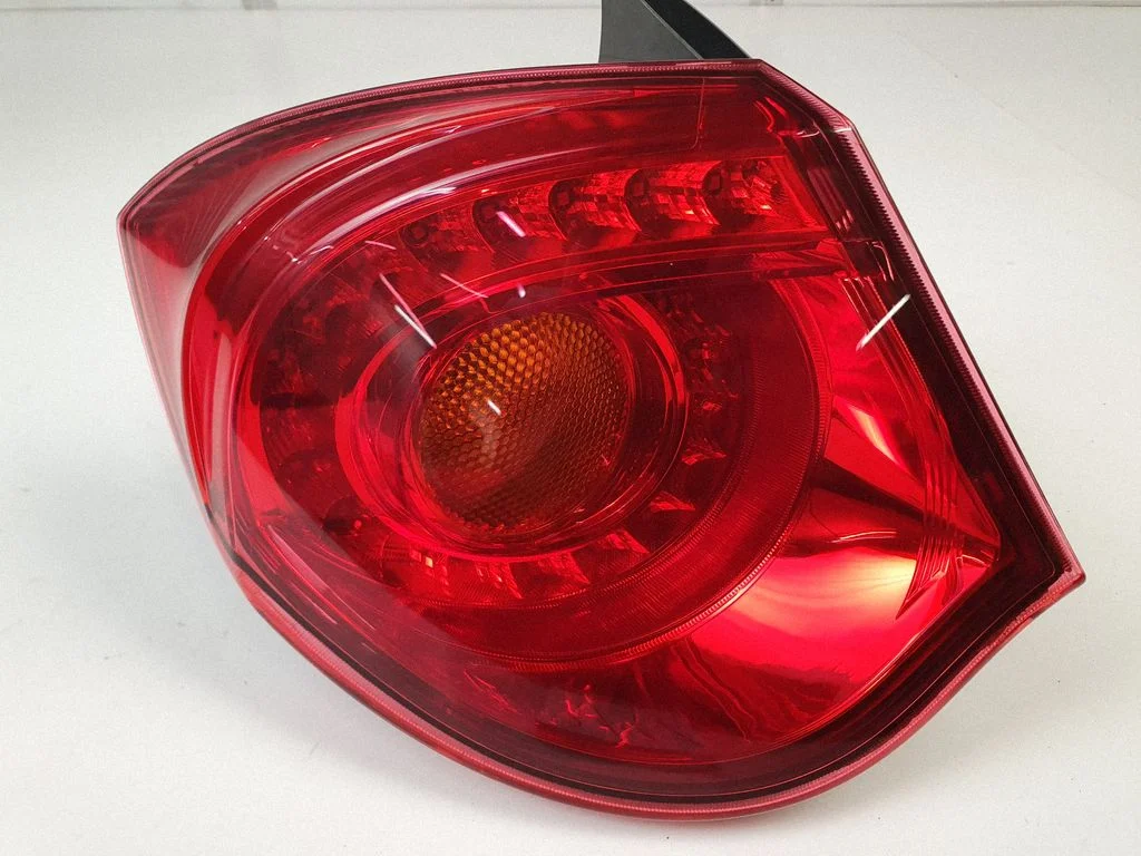 Rear/tail lights – left