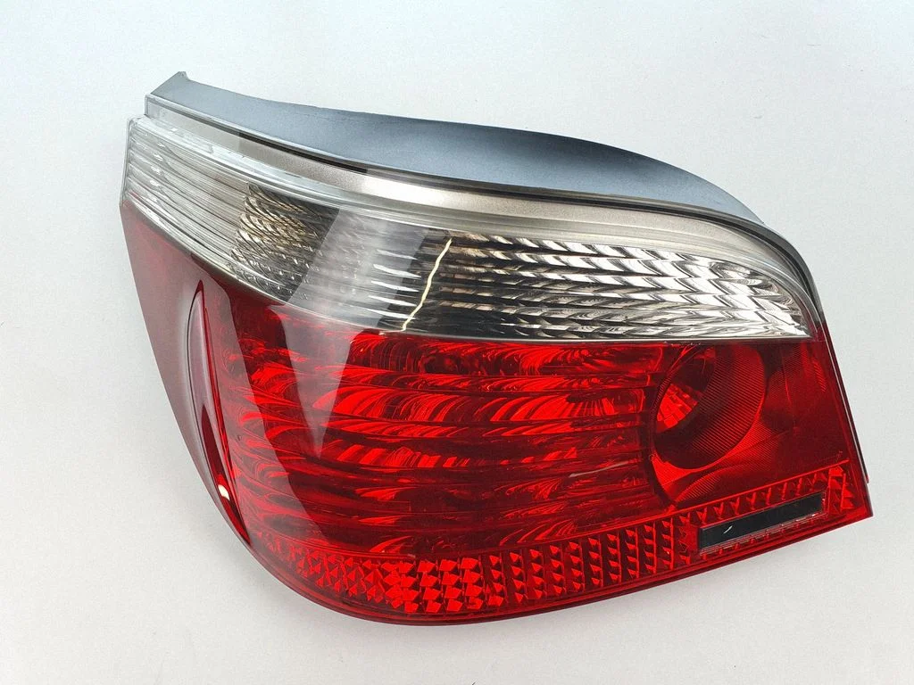 Rear/tail lights 6910767