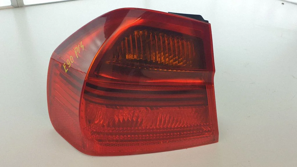 Rear/tail lights 6937457