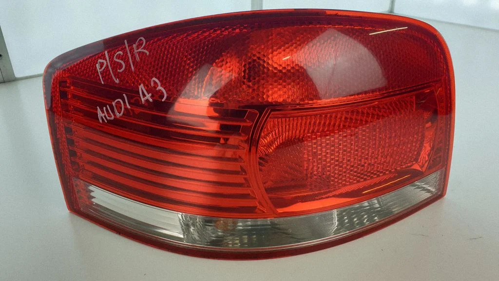 Lampa tylna w błotniku – Audi A3 S3 8P (2003-2012)