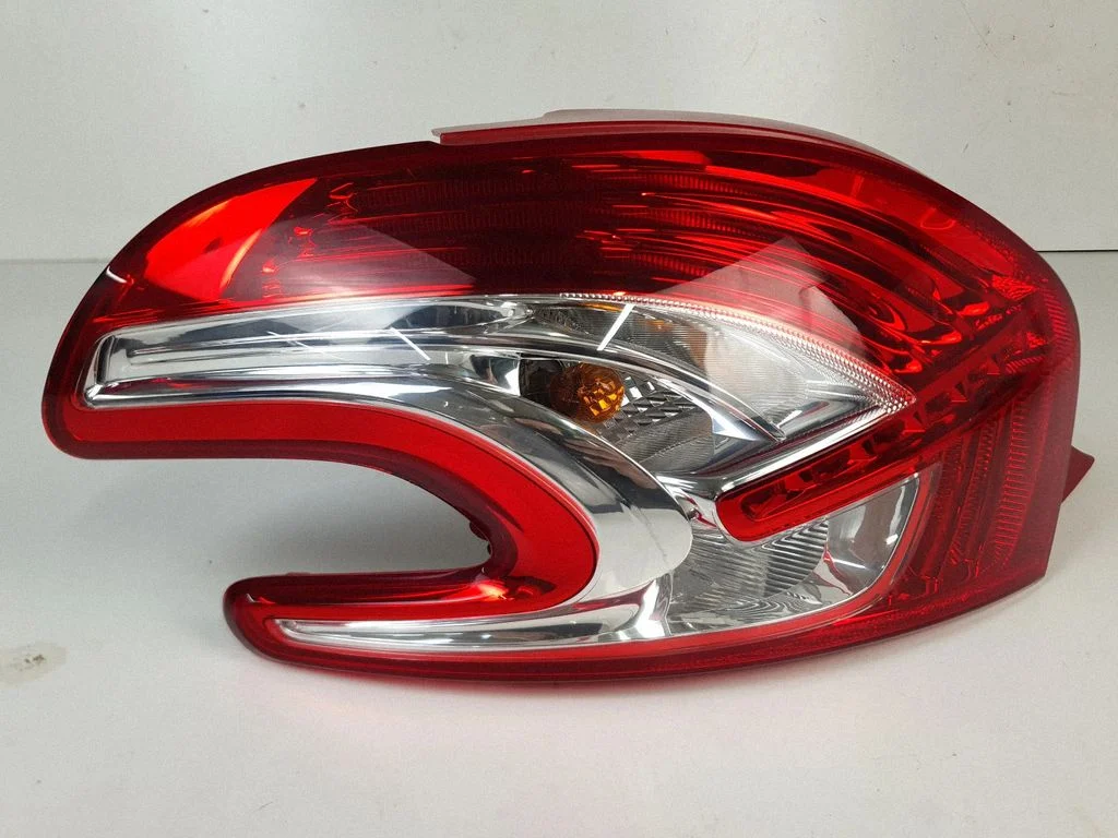 Lampa tylna w błotniku 9672628280