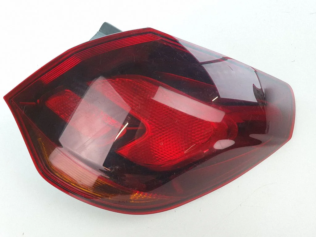Rear/tail lights – rear right