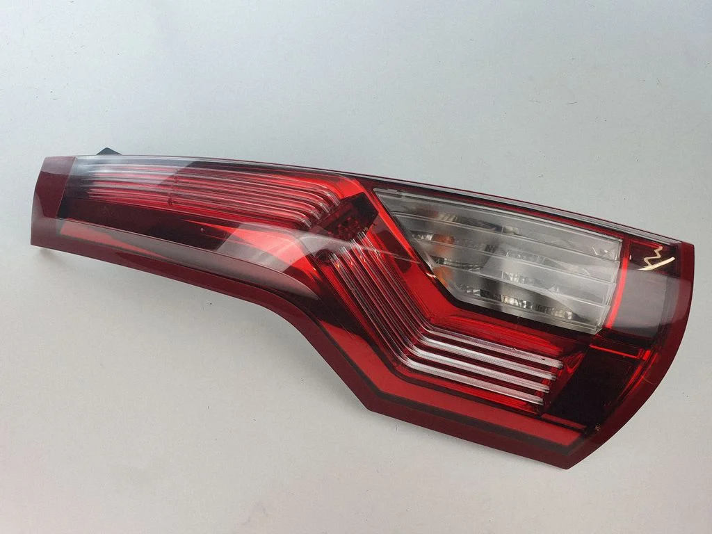Rear/tail lights PSA00946601