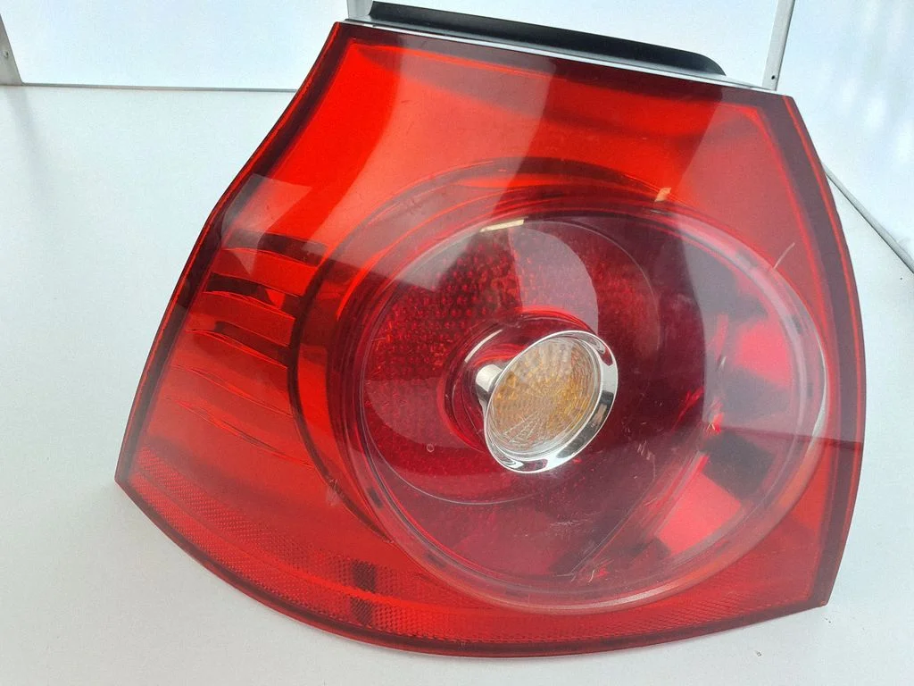 Rear/tail lights 4VFX13405AA