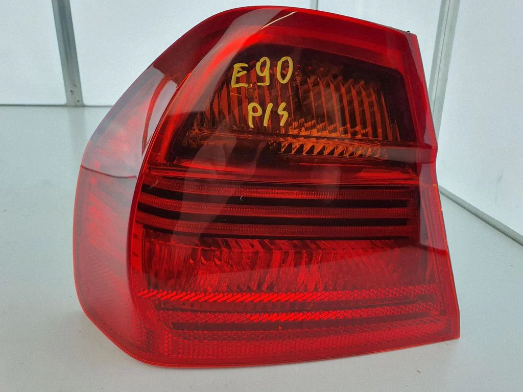 Rear/tail lights 6937457
