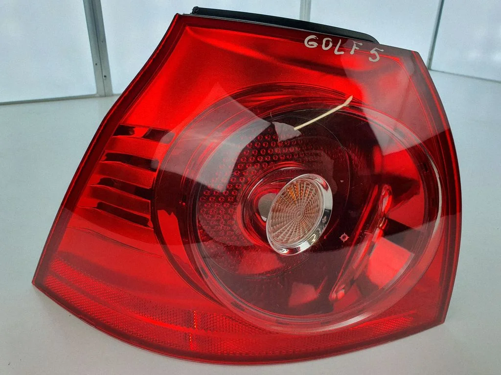 Rear/tail lights 1K6945095AA