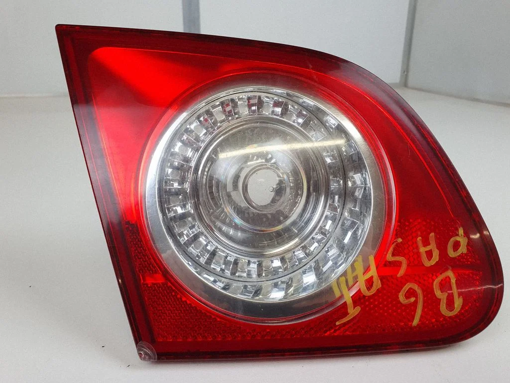 Tailgate rear/tail lights 3C5945093D