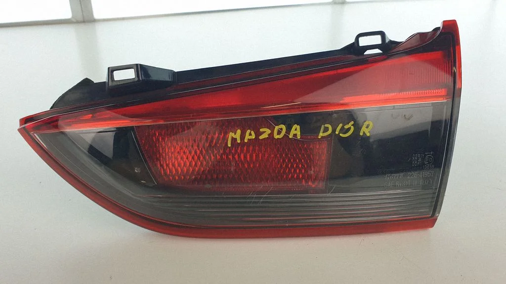 Tailgate rear/tail lights 13241978