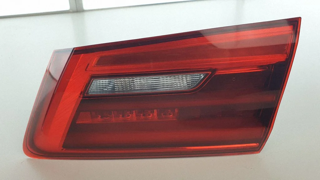 Tailgate rear/tail lights 630342R